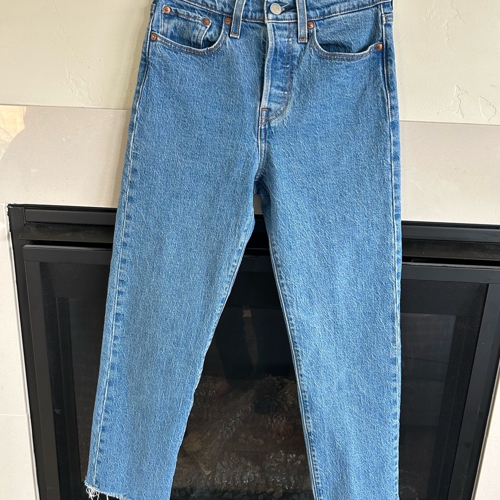 Levi's High Rise Blue Jeans - Picture 15 of 15